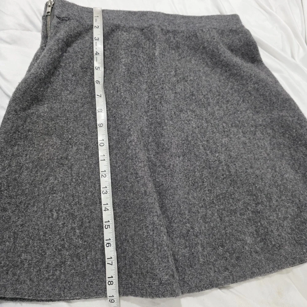 Tahari mini skirt